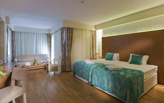 Kamelya World Vacation Club Side